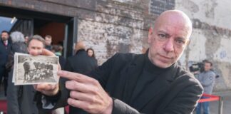 Fans und Freunde zeigen Anteilnahme am Tod von Ralf Richter Fans und Familie nehmen Abschied von Ralf Richter