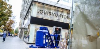 Kö schützt Luxusläden vor möglichen Ausschreitungen Die Händler auf der Düsseldorfer Königsallee schützen ihr Eigentum aus Angst vor Ausschreitungen bei den Gen-Z-Protesten.