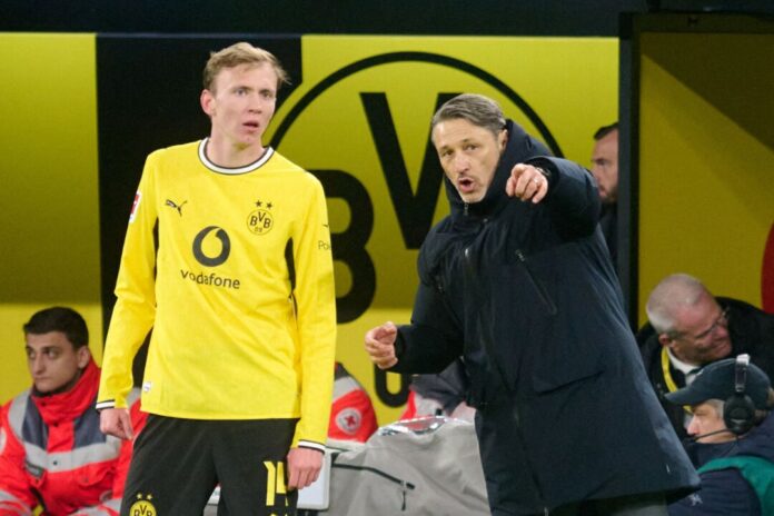 Borussia Dortmund - Eintracht Frankfurt Darf als Belohnung für seinen Siegtreffer gegen Eintracht Frankfurt zur Darts-EM in die Westfalenhallen: Maximilian Beier.