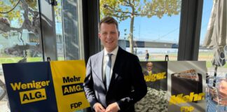 FDP geht mit Frühstart in existenziell wichtige Landtagswahl Henning Höne, Landesvorsitzender der FDP in Nordrhein-Westfalen, stellt Plakatmotive vor, mit denen seine Partei in den Landtagswahlkampf starten will.