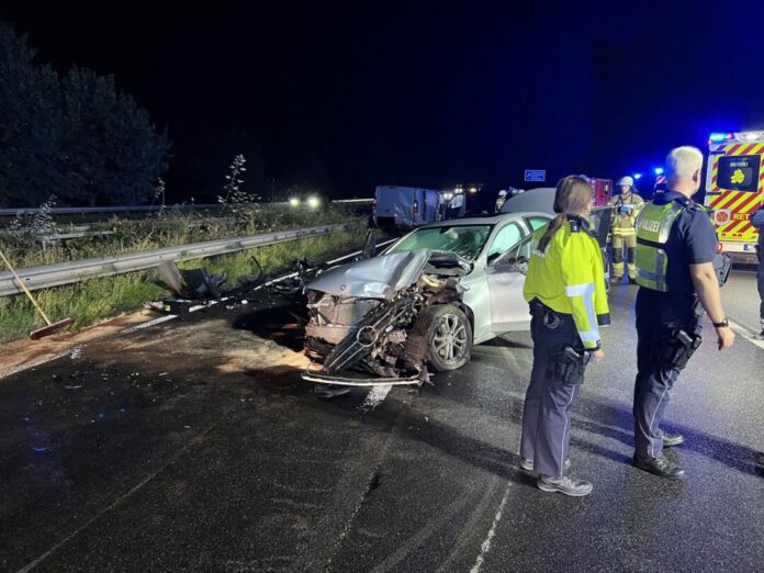 Tödlicher Verkehrsunfall auf der A2 in Richtung Dortmund In der Nacht kam es zu einem schweren Verkehrsunfall auf der A2 in Richtung Dortmund.