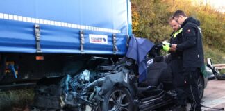 Drei Verletzte und Sperrung der A4 zwischen Aachen und Köln Die Schäden sind immens.