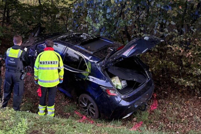 Verkehrsunfall bei Reken Der Wagen kam schließlich in einem Straßengraben zum Stehen.