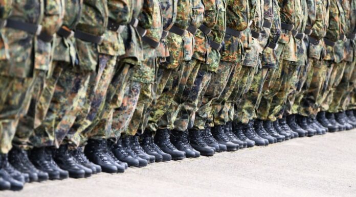 Wehrdienst - Symbolbild Kasernen, technische Ausstattung: In NRW wird viel Geld in die Bundeswehr investiert. (Symbolbild)