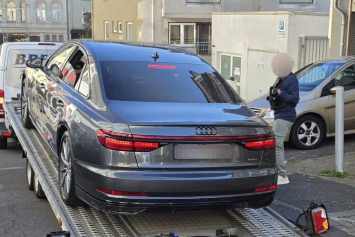 Schlag gegen Goldschmuggler Mit Durchsuchungen ist die Polizei gegen mutmaßliche Goldschmuggler vorgegangen.