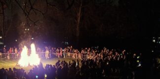Wülfrather Martinszug wirft Schatten voraus: Vorbereitungen laufen Das Martinsfeuer wird im Stadtpark entzündet. Archivfoto: Kehren