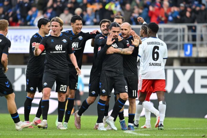 SC Paderborn 07 - Hamburger SV Lässt Paderborn jubeln: Rayan Philippe.