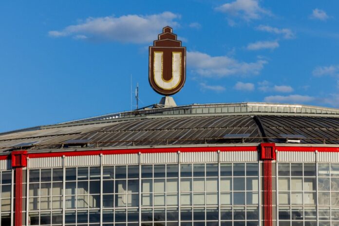 Westfalenhalle Dortmund Nahe der Westfalenhallen wird eine Bombe entschärft. Ein Konzert in der Halle 2 in der Nähe soll trotzdem stattfinden. (Archivbild)