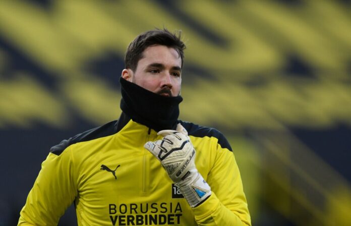 Roman Bürki Roman Bürki musste nach einem Zusammenprall ins Krankenhaus. (Archivfoto)