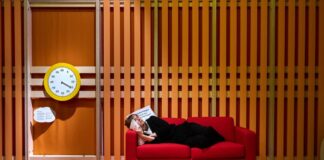 Wie wird es eine gute Nacht? Mitmach-Schau zum Thema Schlaf Zum Nickerchen ins Museum? Die Schau «Schlaf» nimmt Besucher mit durch die verschiedenen Phasen der Nacht.